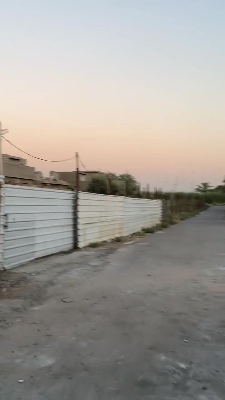 ارض ١٥٠ متر للبيع وجه ٦ طابو سند ٢٥ 
خدمات كامله جداً مستعجلين ع بيع ( وسعر بلاششش)٢٢ مليون للمشتري / *********** 
سكن هدوء موقع جداً مرتب ومرغوب .
