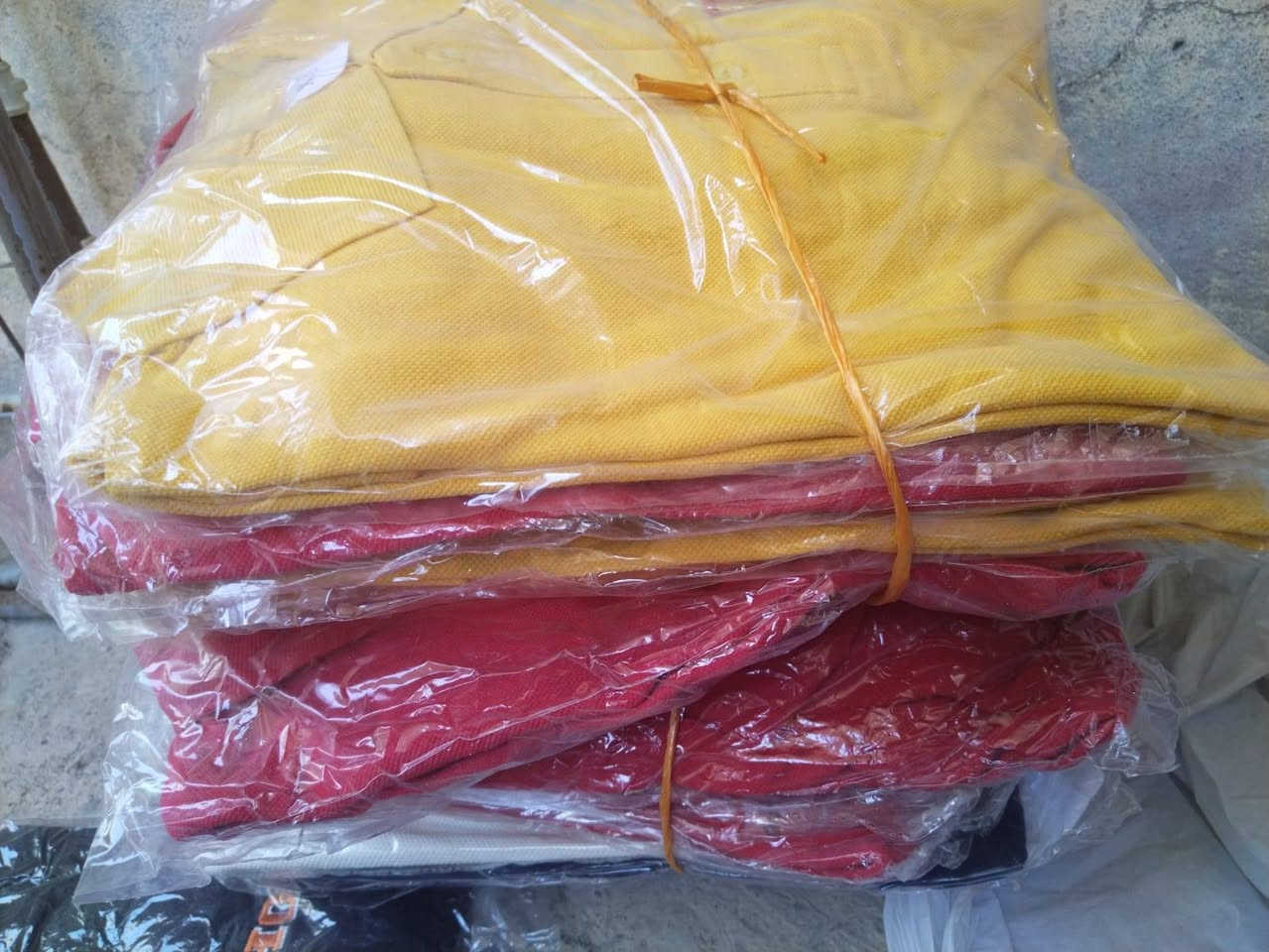 للبيع جمله فقط
قياسات. S. M. L. XL. XXL
قطني
الوان احمر اصفر حبري حليبي
عدد 42
سعر 120 وبي مجال 
للتواصل ***********
او خاص
