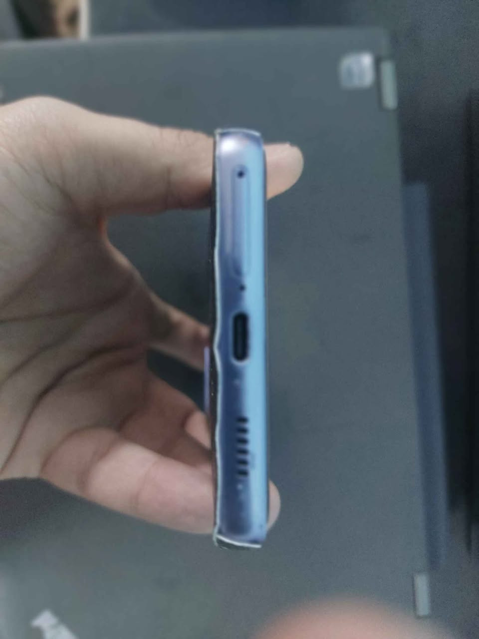 السلام عليكم
جهاز a53 5g ذاكرة ٢٥٦ بدون ملحقات نظيف وكلشي بيه شغال كامرات صوت سيم كرت دكم وايفاي بلوتوث وكامراته كلش حلوة وواضحة وشحنه حلو الشاشة اصلية مالتة بصمة اصبع شغالة بصمة وجه شغالة وكلشي شغال
وموضحة الصور مالته بالمنشور وبي ملاحظات بالكفر مال عدسات الكامرة يعني بالظهر بي هيج شلون نقاط وهو الظهر كله ب ٥ الاف يعني شغلة بديهية هاي 

وللامانة بيه شغلتين بسيطات بس لازم اوضحهن واكون صادق بيهن حتى اكون وضحت وشرحت كلشي بالجهاز

الجهاز الظهر مال مفتوح وبي تغليف كارتوني بديل الكفر ما اعرف بس اني اخذته مستخدم وهو هيج 
شغلة ثانية بيه بالشاشة بالاسفل هيج اثر طبع خفيف كلش ما يتلاحظ اثر الايقونات مال ازرار التنقل والقائمة موضح بصورة بيضة بالمنشور واي مشكلة ثانية ما بيه جهاز ترتاح منه وتجي تاخذه من البيت ويكون خاطرك الا طيب 

السعر ماله ١٧٠ الف وبي مجال قليل للطيبين 
بغداد حي العامل
واتساب واتصال 
*********** بغداد, العراق
