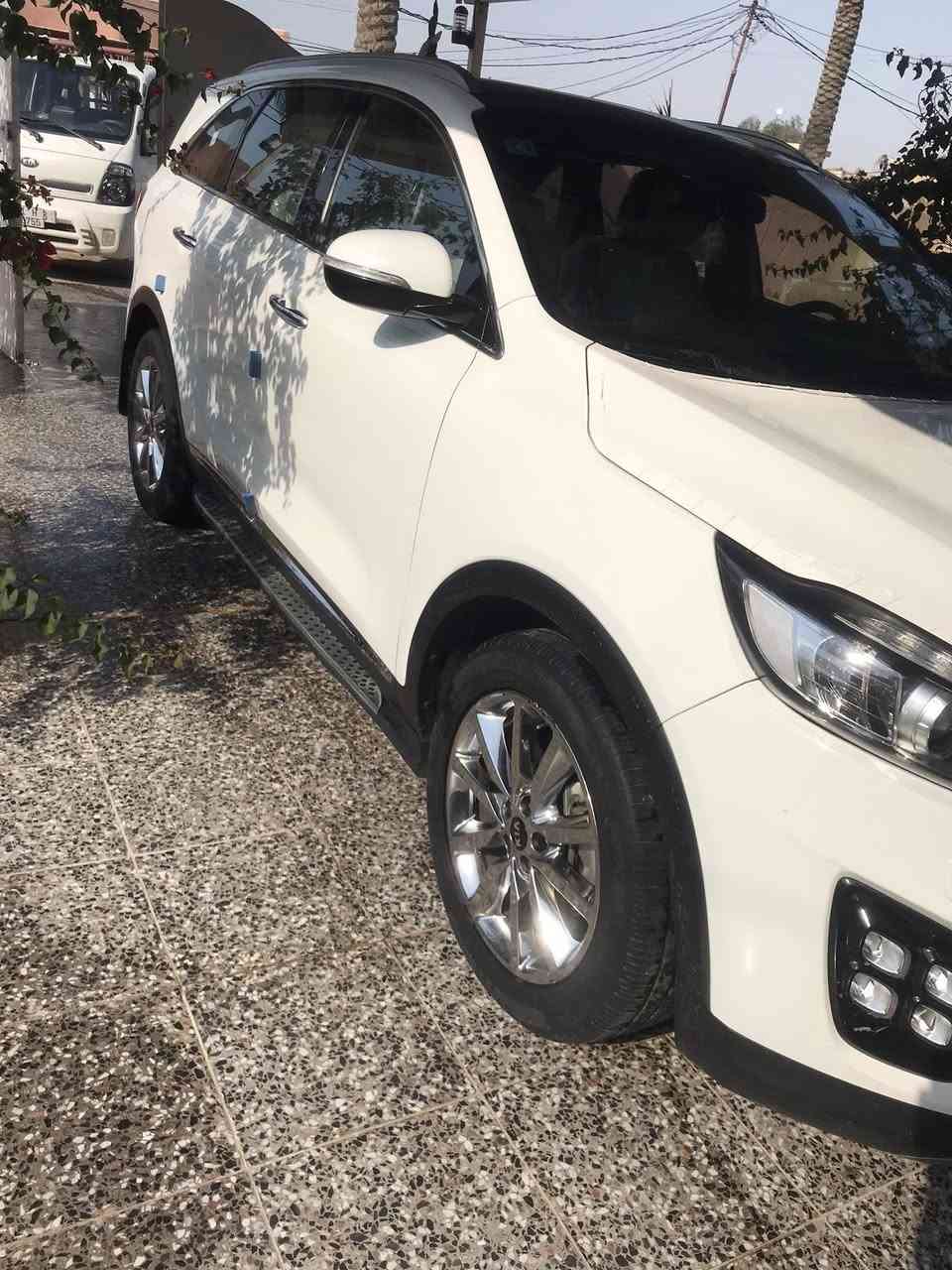 السلام عليكم سورنتو موديل 18سياره فول مواصفات جديده معنه لكلمه ماشيه 64السعر 250 وبيهه مجال مكاني بغداد ***********
