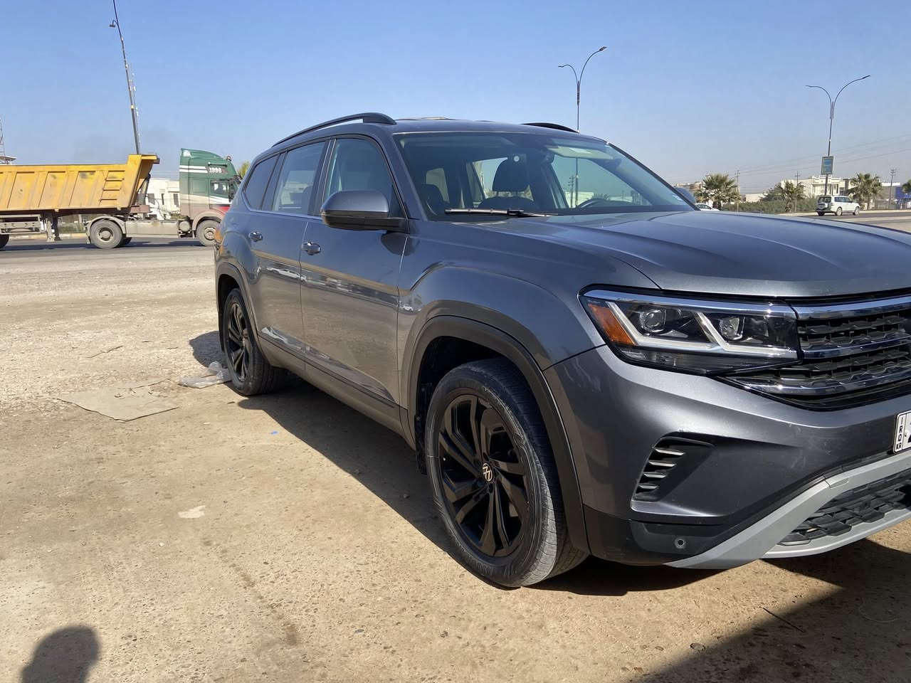 بسم الله الرحمن الرحيم 
فولكس واجن اطلس 
وارد امريكي 
موديل ٢٠٢٣
السياره معروفه مواصفاتها SE 
محرك V6
فول ماعدة الفتحة 
سيارة بدون صبغ فقط بارد ويدون اي دواخل وكلشي بسياره بشرط
للجناية رقم اربيل جديد دخول سياره جديد
ماشية فقط 54 الف استخدام جدا نظيف
داخل لون vip وقليل بالسوك من من عندة
مكان السيارة الانبار الرمادي
***********
