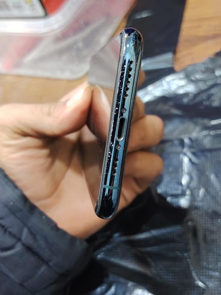 سلام عليكم آيفون ١١برو فقط للبيع ذاكره ٦٤بطاريته ٧٠جهاز شرق اوسط نضيف سعره ٢٣٠وبي مجال لشراي مكاني ميسان رقم الهاتف ***********ولشراي بخدمته
