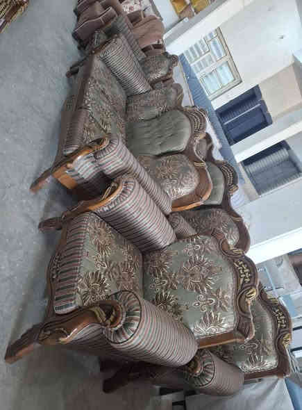 تخم ملكي زان باله تركي نظيف جدا جدا اخو الجديد 10 نفر كلش امرتب اسفنج مضغوط كل ضرر مابيه وخشب قوي كلش   بابل الحله الحمزة الغربي   ويوجود توصيل♥️️
***********
