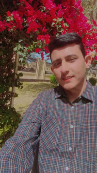 اخوان محتاج #شغل عمري 22 مشتغل مسبقآ في مطعم. وكوفي شعندك عمل نزل والر...