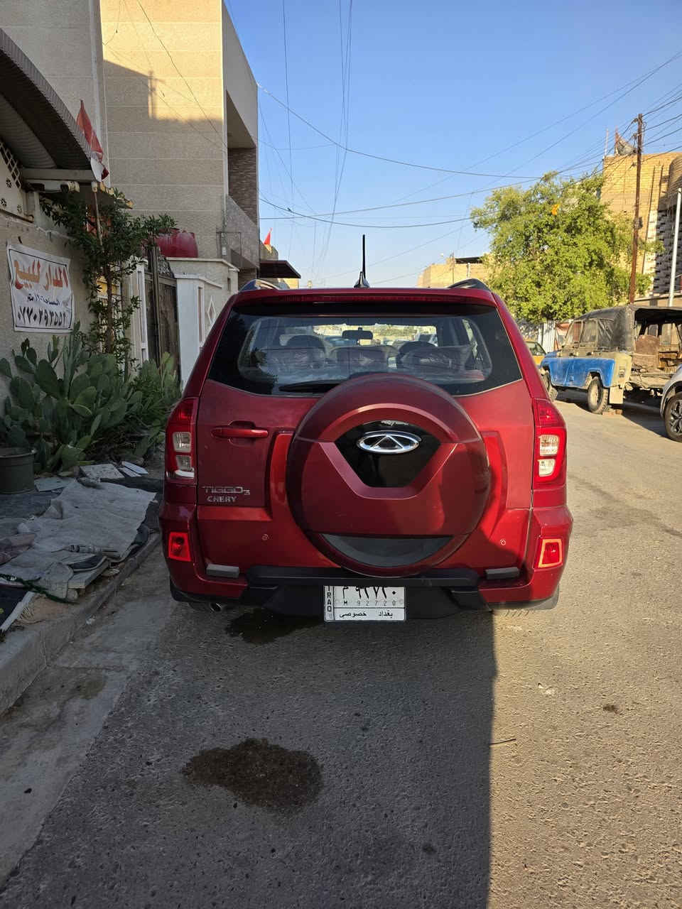 عندي تيكوا شيري موديل 2018 لون احمر مكينه مكفوله  بيهه باب وجنطه جاردات  السياره نظيفه كولش ماشيه 80 الف  السياره باسم ابنيه محجوزه لمصرف بعد ١٠ اشهر وينفتح الحجز وتصير حره الوكاله باسمي  السعر 77 وبيهه مجال للشاري والاستفسار ع خاص او ع رقم ***********

