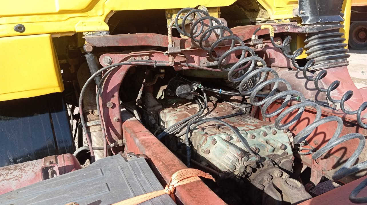 للبيع راس تريله البي موديل 88 بلاديه شاصي مكفول قماره مصبوقه جماليه محرك 35 جديد كير 160 برميل جديد أكسل جيف تخم تاير جديد رقم بصره تحويل فوراً السعر 165 ورقه وبيها مجال مكاني الفلوجه معرض الوطن للاستفسار ه‍ *********** ه‍ ***********
