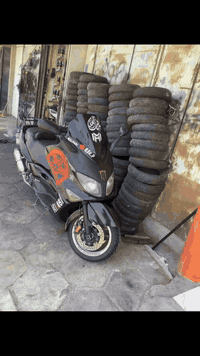 السلام عليكم تي ماكس بيها صوت بكن طلع وتركتها للبيع الكفرات مفتوحه بس شدهن نقص صالنصه دراجه سكيوتي بيها سويجين شغاله بس صوت بل مكينه رقمي متواجد واتساب ***********
