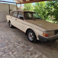 فالفو ٢٤٠ موديل ١٩٨١ رقم بغداد سياره جاهزه حداديه جديده بور ستيرن تخم ...