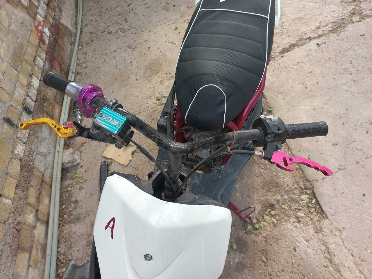 سلام عليكم شباب عدي ماكس ولفين اكبار اريد امراوس بيراني حربيه يكون بغداد اهمشي دراجه شلعه ومعدل بيهه اكلجات رياضي وصالنصه صجميه وبينه تاير رياضي وبينه يدات ابريك رياضي وقبل عنبار وبوشه رياضي ما اعرف اسمها بيهه كتابه وكور ابو لطرر وبينه روحه مثلث وبينه غراض بيهه هواي  امراوس الماكس 55او ابلادي  حسب لقناعه متواجد فيس رقمي ***********
