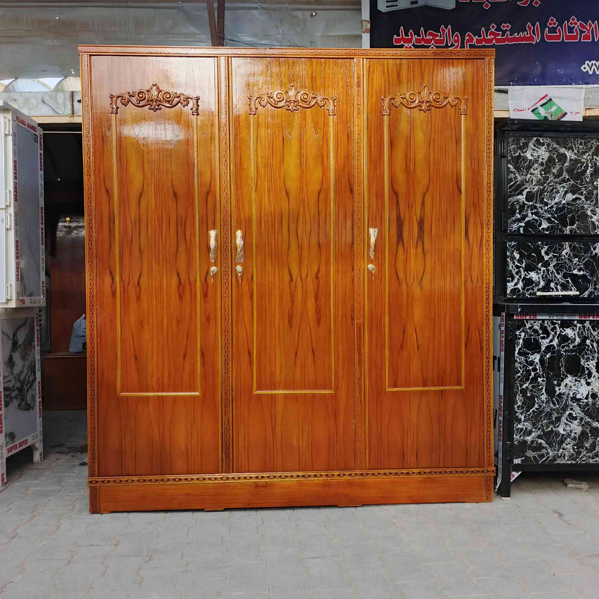 محلات ابو سجاد لبيع وشراء الاثاث المستخدم والجديد اي اثاث مستخدم نضيف نشتري وتبديل الكاونتر القديم بلجديد 
العنوان شارع الشيشان ***********
