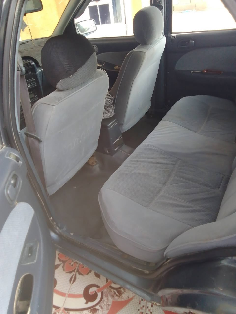 سلام عليكم سياره للبيع سيفيا 92 بلاديه حته كهرباء بلاد تبريد شغال مكينه كير سياره  سنويه 2030 هزه سماعه 4 شغال جام 4 كهرباء ناعمه كلش نشطه كيجات كلاه شغاله بسمي تحويل تريد وكاله /سعرر 29 بيه مجال /هاتف/***********
