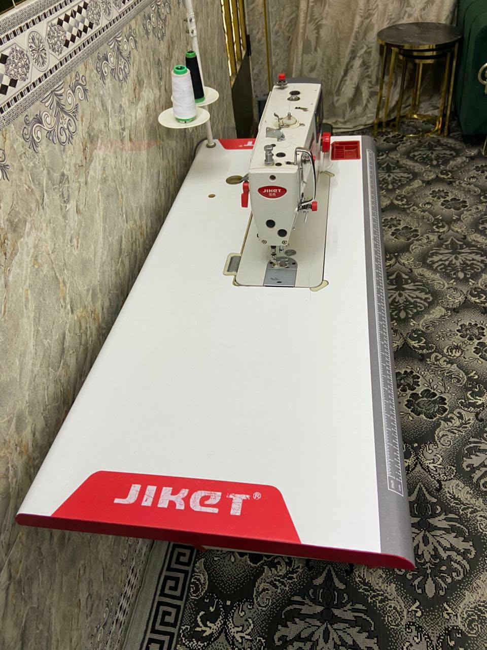 مكينه نوع جاكيت نظيفه جدا استعمال بيت يعني ما مشتغله
المكينه  نصف اوتماتيك كاتم تحكم سرعه اناره لد يعني فول نظافه 
بسعر 280وبيها مجال حك الكروه مكاني بغداد مدينة الصدر شماعيه 
***********
