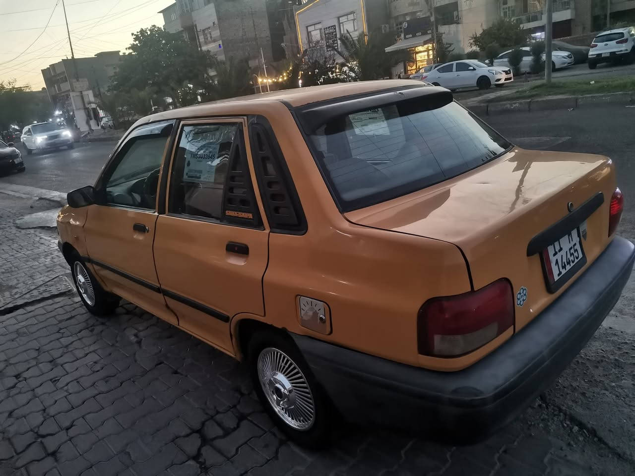 سايبا 2015 رقم بغداد انكليزي باسمي تحويل ثاني يوم هزه جديده مصفره هيئه غرامات.
جامه اماميه، اصليه جديده، صدر جديد، تخم تاير جديد، كهربائيات كلها شغاله، مصار 10 ايام من مسويهن يعني استهلاك صفر.

مكينه بيها تبخير وتنقيص قليل جدا، وتبريد لا يعمل، كلج التبريد يفتر وهي طافيه يعني ملاطش الكمبريسر، بس كسر بوري الراديتر احتمال فقط لحيم و غاز.

المكان بغداد الشعب او ديالى بلدروز
السعر 27 وبيها مجال حك الجيه.
للاستفسار ***********
