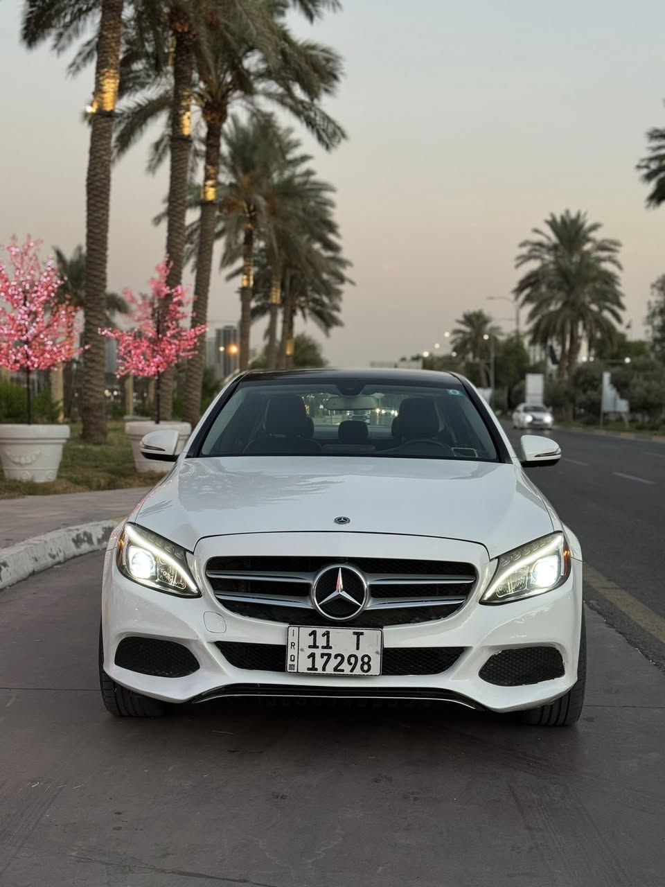مارسدس C300
الموديل ٢٠١٨
العداد ٦٤ الف 
فول مواصفات 
رادار امامي 
بانوراما
دبل ماوس
شاشة كبيرة
كامرة خلفية
كشنات جلد كهرباء وتدفئة
خزن وضعيات المقعد
تدفئة ستيرن
مرايات الجانبية كهربائية 
تحديد النقطة العمياء 
تشغيل واطفاء ذاتي عند التوقف
سماعات S
رقم جديد وسنويه ب اسمي تحويل ثاني يوم
حادث السيارة قبغ جنطة (جاملغين خلفية ونص الصندوك) 
ايرباكات السيارة سليمة
الاتصال بهذا الرقم 
***********
