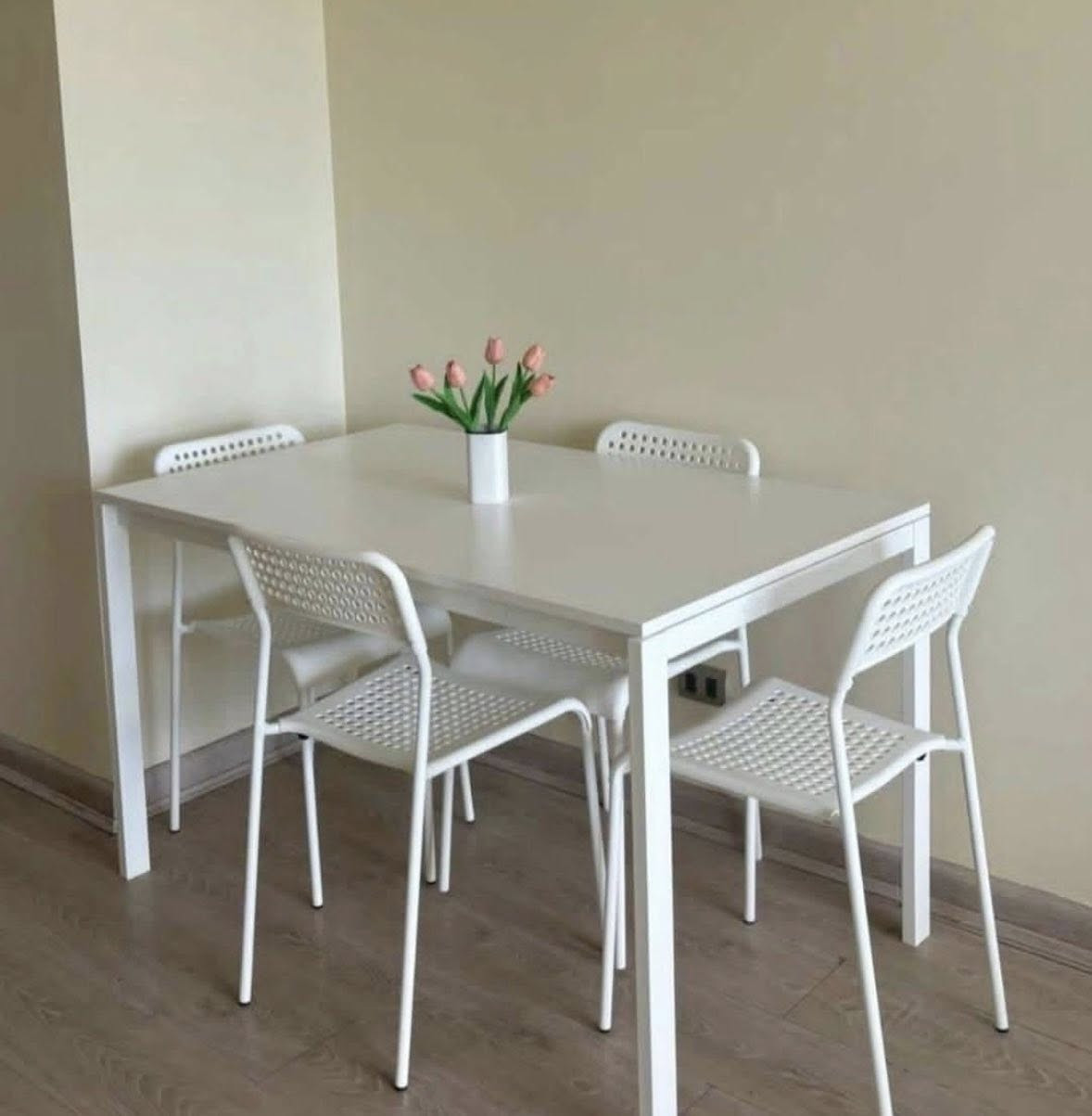 طاولة طعام من ايكيا قياس 125*75 وقابلة للتكبير مع 3 كراسي سعر 150


**إذا كنت صاحب هذا الإعلان وتريد حذفه لأي سبب، رجاءا أرسل رسالة إلى الدعم الفني**