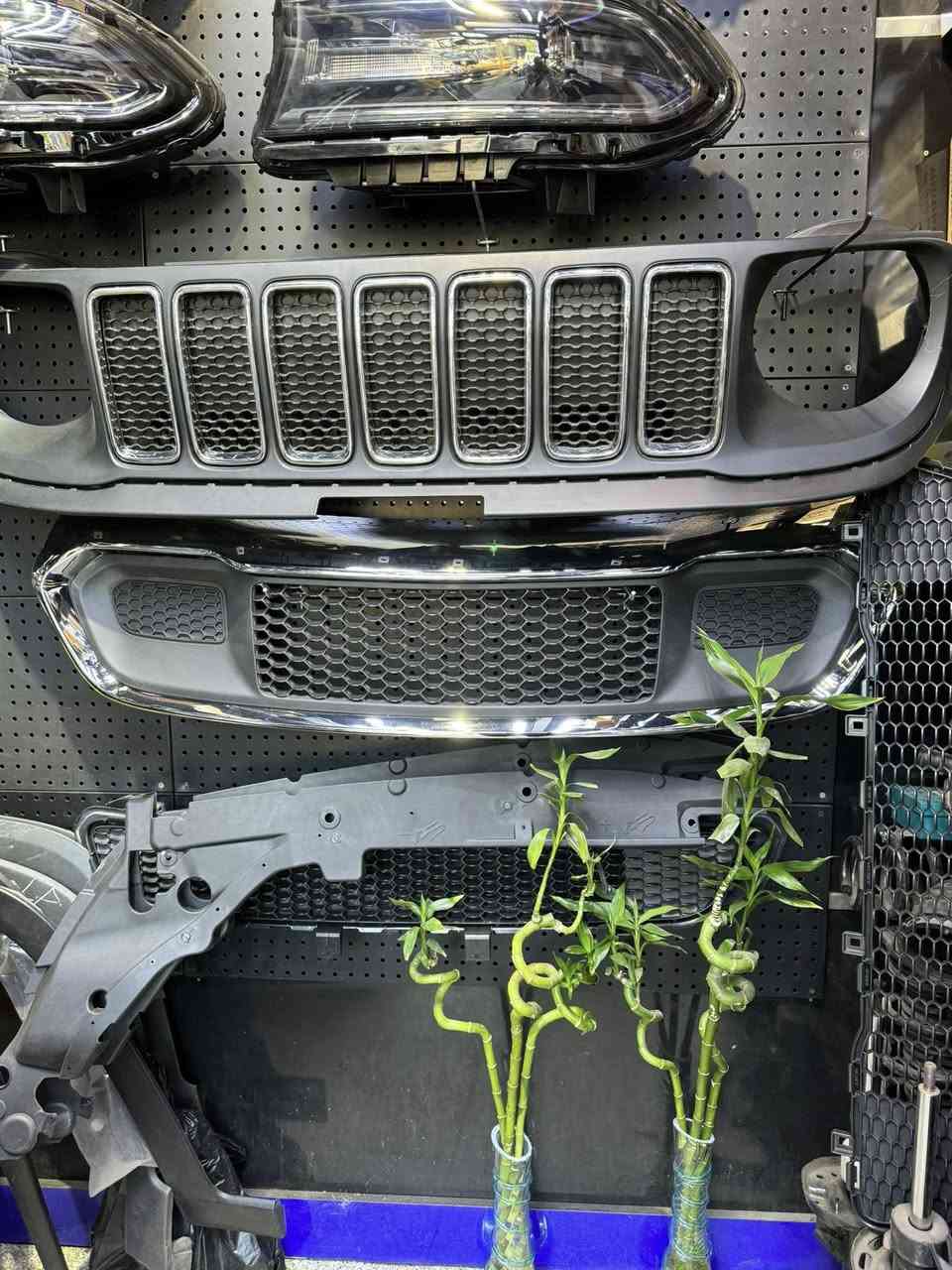 السلام عليكم ورحمه الله 🌹🌹
ادوات احتياطية جيب كومباس 18-25 

جديد - مستعمل ✔️

محل محمد النقاش 

ادوات صدر مع وجود ورشة صيانه 🔧

زيوت فلاتر 

ادوات محرك 

العنوان : بغداد ساحة الطيران ش الشيخ عمر مجاور وديع ابو الواشرات 📍

 📞 ***********
