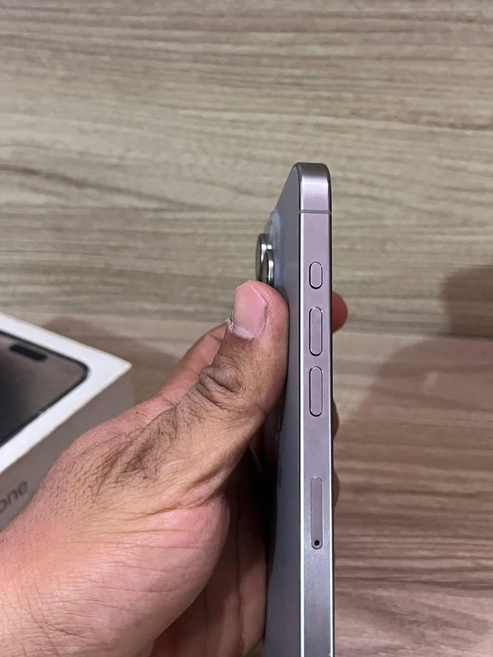 ايفون 15 برو فقط برو ذاكره 256 بطاريه 89 جهاز وتر بروف شرق اوسط ماستر AAA نضافه 100% سعر 875 وبيه مجال قليل  ***********
