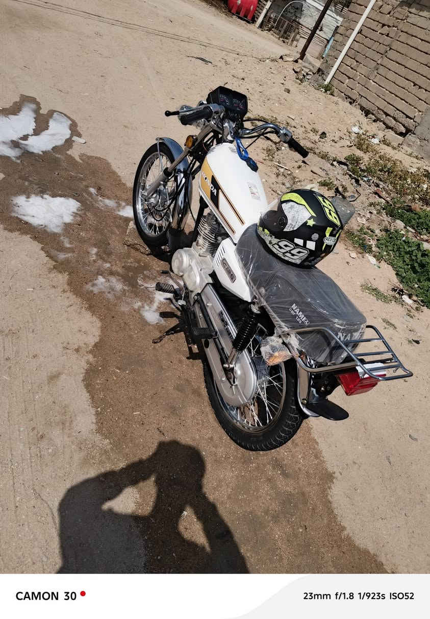 دراجة البيع نامة جلامجة دراجة نضيفة غراض جدد توني شادهن وراقة ضايعة مكفولة سرقة سعر 700 وبية مجال ***********
