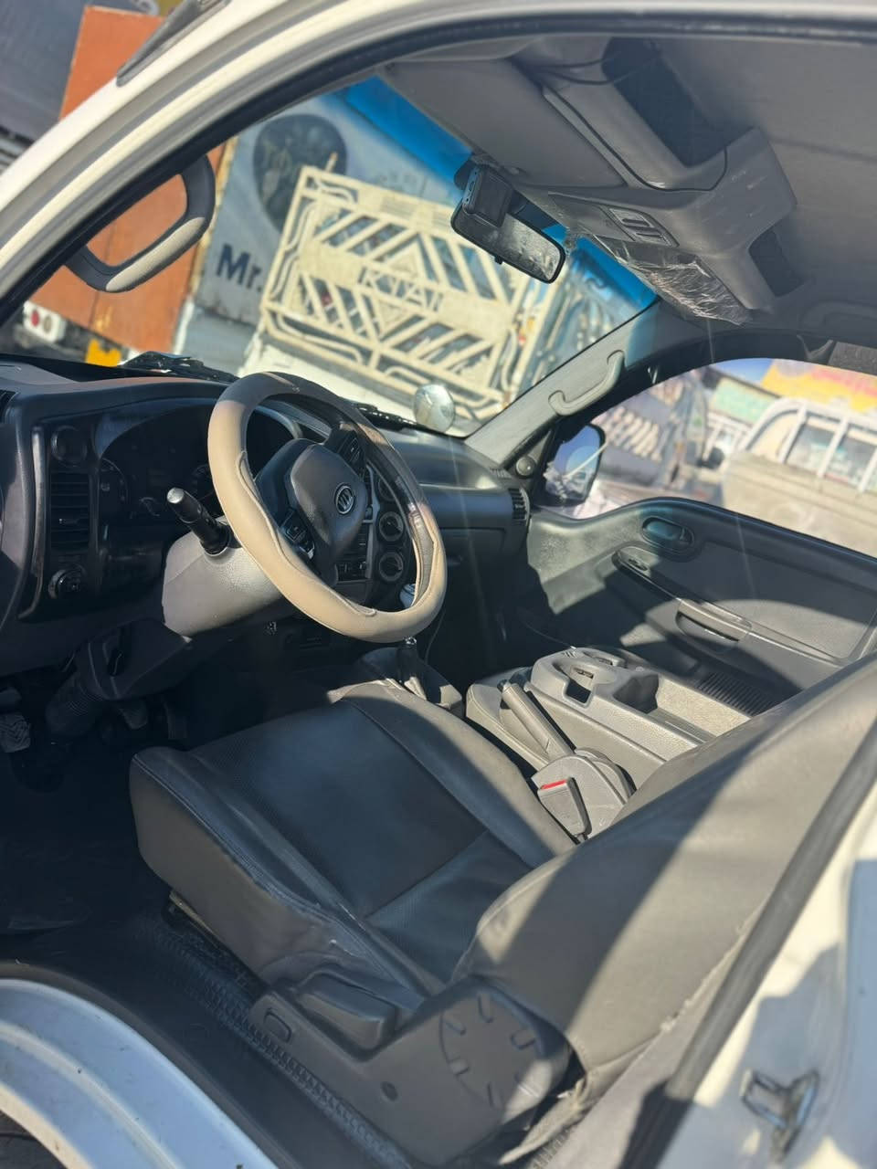 كيا دبل قمارة 

موديل2012 كير مكينه شرط 

سياره كه،كامل جوانكاري بو كراوه 

به شه رتي باكانه ي مرور 

سياره كه براوه ي دوبه يه 

سعر 75$ورقه و مجال 

شوين شيخان معرض هاولاتي 

***********
