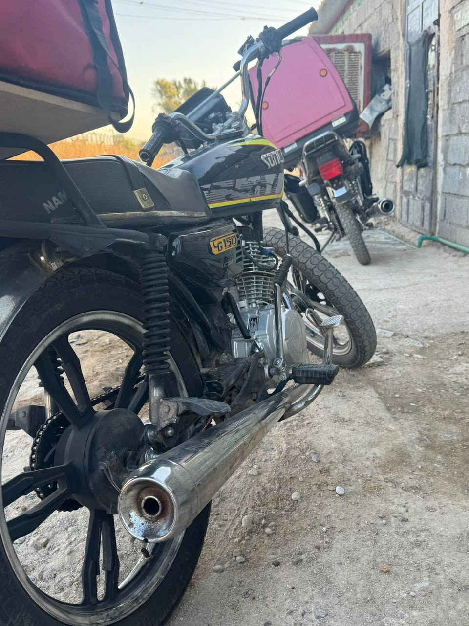 السلام عليكم دراجه ايراني سيفان 2024برغي ممفتوح بل مكينه مكفوله دراجه خير من الله مابيها نقص بس ترتيب نواعم + صندوق هديه وتايرات زوج جدد ب٣٥٠ قفل مكاني البياع تقاطع الاسد ***********
