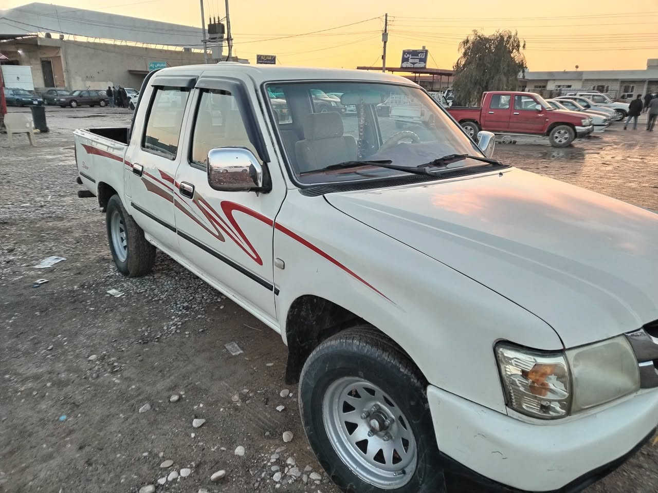 ت..***********
دێر مودێل 2006 کاپرێتە  مەنەفێس دەعم و لێدراوی نیە سێ جێی سبوغە  گێڕ مەکینە اکسل بێ عەیب سیارە زۆر جوانەو جاهزە سعر 27وەرەقە
