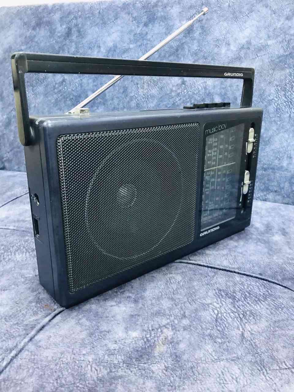 للبيع 📻
راديو  من شركة كرونديك 
نظافة الجهاز  100 💯 
نظام الراديو FM / MW / SW1/ SW2/ LW 
عرض الجهاز 31 سم 
كهرباء  220 V  + بطاريات عدد 4 كبير 
للاستفسار اكثر مراسلة الصفحة 
وات ساب *********** اتصال ☎️
