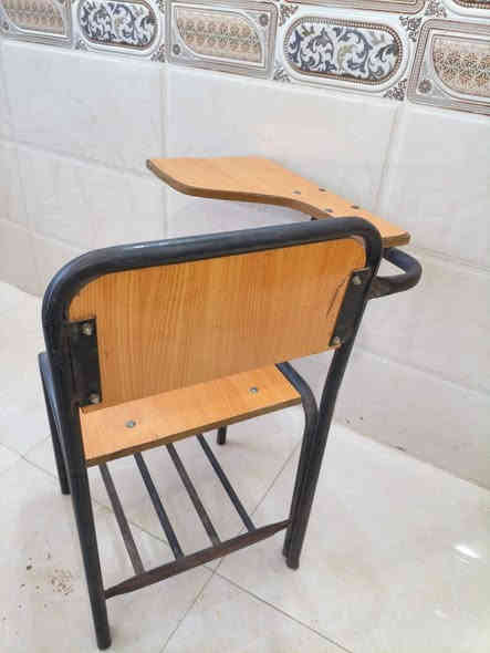 ستولات جامعية للبيع  ***********
