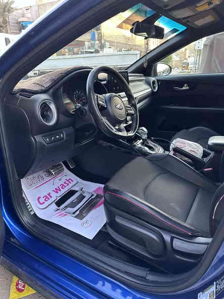 لسلام عليكم  
كيا فورتي kia forte 2021 GT 
فول مواصفات  (عدا السلايت ) 
السياره رقم اربيل الجديد تحويل او وكاله للمشتري 
 حادث البنيد مبدل فقط الباقي ليبل واحد
وبيه بارد بسيطه بالباب جانب سايق 
خشم قماره بارد بسيط 
السياره ماشية 60 mi
مواصفات  
مكينة 1600 تيربو  ورياضي 🚀
كير اوتوماتيك دبل كلج الماني (DCT) 
بصمة تشغيل مع بصمة ابواب  
صندوق ذكي بصمة فتج تلقائي عند الاقتراب 
نظام الشاحن الاسلكي للموبايل 
كشنات جلد ومخمل مع وشم جي تي 
دوسات جانبية رياضي شركة  
دبل كزوز مع صوت رياضي جميل  
رادار امامي مع  تحديد المسار  
رادارات جانبية النقطة العمياء  
رادارات خلفية للتنبية عند الرجوع  
نظام القيادة القيادة الذكية 
 قطعتين تبريد في السيارة جهة السايق ول نفر وجهة خلفية  
نظام الوقوف الذاتي عند الاقتراب من مركبة  
3 انظمة قيادة ( ايكو .. سمارت.. سبورت) 
  مع لدات خلفية بك لايت 🤍 
ويل كب حجم ١٨ رياضي 🤍 
ستيرن رياضي حرف (D) 
شاشة كبيره
شاشة لعرض العطلات وقياس ضغط الاطارات  
السعررر 135
مكان السيارة /بغداد البلديات
الاستفسار 🔝🔝💣💣
موجود واتساب 
 
***********

🦅🦅🦅🦅
