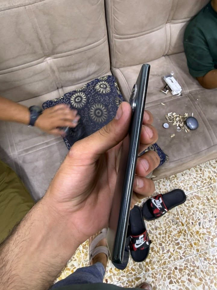 السلام عليكم Honor x9a جهاز مال بيت شغال ما بي اي خلل السعر 200 وبي مجال قليل***********
