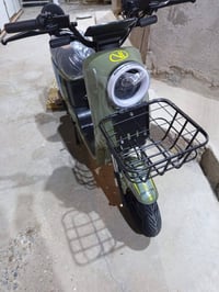 R9 للبيع فقط استعمال  مال بيت روحه ورجعة من سوك للبيت  بطاريات 32 امبي...