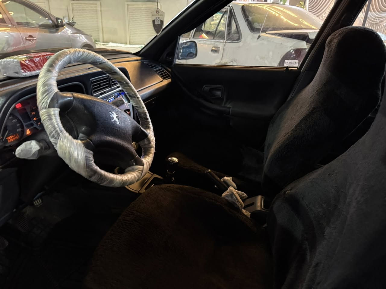 للبيع فقط  موديل 2001 بسمي تحول مباشر مكان تكريت موبايل ***********سعر 50
