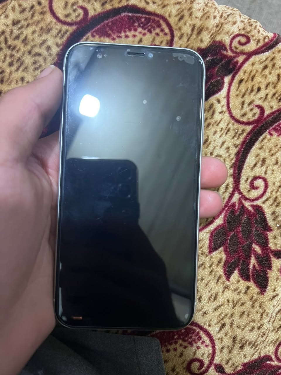 يالله السلام وعليكم شباب ايكس ار مبدل بطاريه فقط تلفون بلاادي ذاكره64دبل خط كامرات كله شغال فيس ايدي واكف ضهر مفطر بي فطر ب شاشه مبين زغير سعر165بي مجال شي قليل رقم***********المو شراي لايتعبني رجان تفاصيل كامله لاتجي وتكلي شبي

