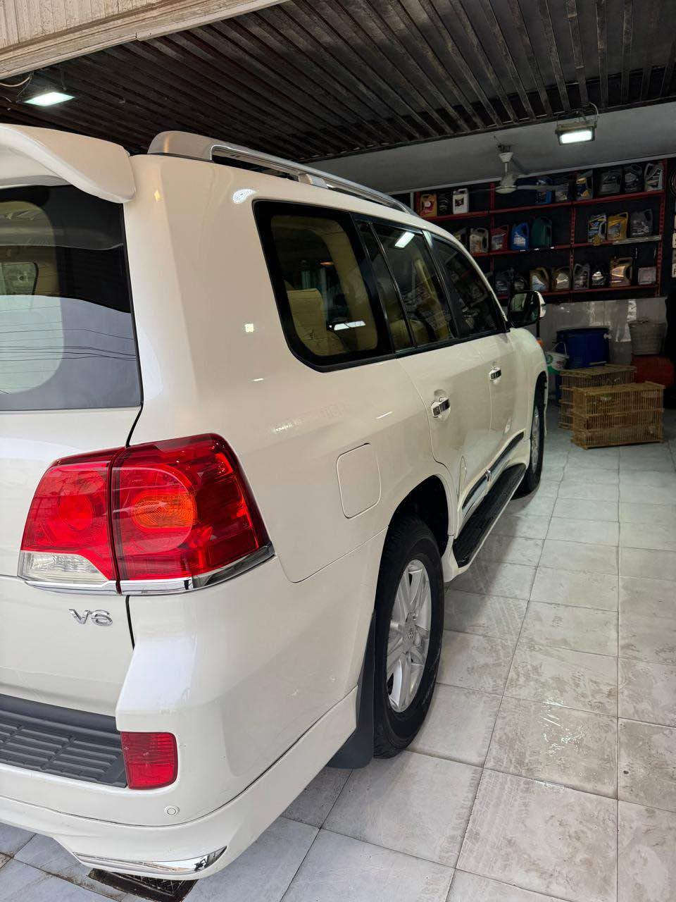 السلام عليكم .. 
GXR V6  للبيع 
السيارة كفالة عامة 
رقم سليمانية بأسمي .. تحويل او وكالة 
ماشية 174 الف حقيقي 
كير و مكينة كفالة شرط الفحص 
السعر 35,000$ وبيها مجال 
يعني ثلاث شدات و نص .. 
العنوان : البصرة 
رقم الهاتف : *********** البصرة, العراق
