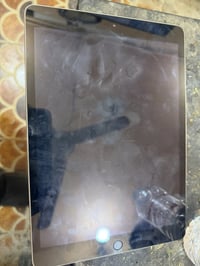 آيباد ٧ • ٣٢ • خط بالشاشة