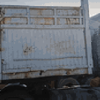 عربانة للبيع شاصي حدادي/مكلف بنشر/الاتصال على07831138695