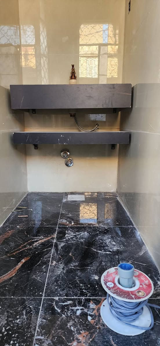 السلام عليكم مستعدون لاتاسيس الماء والمجاري وتصليح البواري مكسوره ماء مجاري وربط المجاري ع الرئيسي بكافه احياء النجف والكوفه وسحب الماء من الرئيسي الاتصال ع الارقام ***********/ ***********
