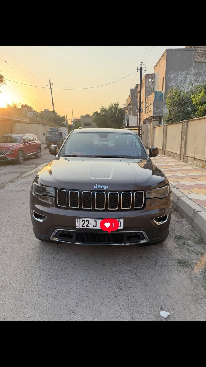 جيب گراند شيروكي 2018 (خليجي وكالة ليث العبيدي)
فول مواصفات عدى الجكات 4x4 Limited 

دفع رباعي ، بانوراما ، 3 شاشات ، كشنات تبريد و تدفئة ، حساسات امامي و خلفي ، شاشة كار بلي
قطعتين صبغ فقط❌ 
ماشيه ١٥٩ الف كيلو 
كلشي بيهه بشرط كير ومحرك وكهربائيات وصدر بدون نقص برغي

سنوية وهزة جديدة بأسمي 
مكاني بغداد المنصور
السعر (٢٤٠ ورقة ) وبيهه مجال للشراي

تفاصيل اكثر اتصل وبيك خير وتدلل 

***********
