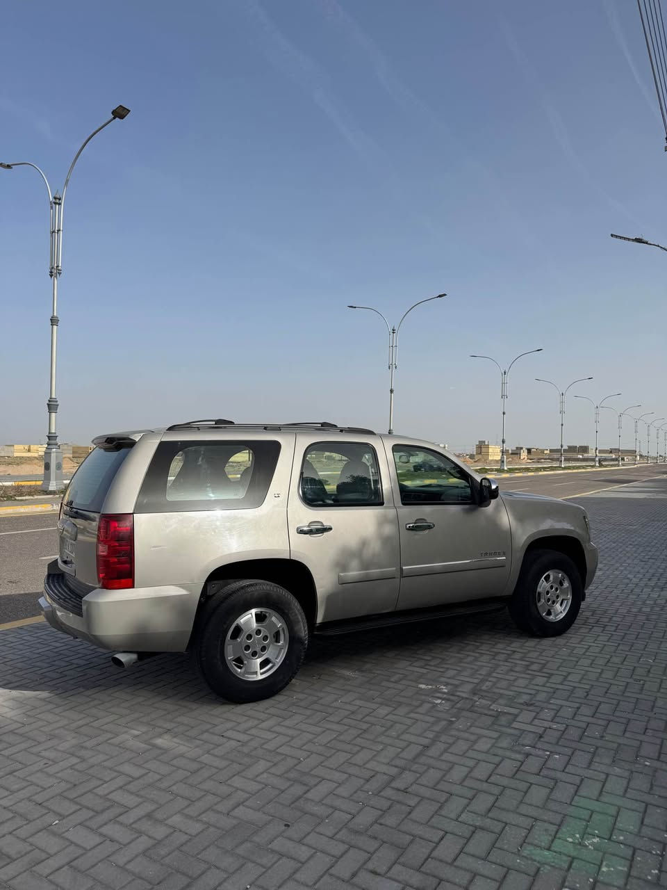 السلام عليكم 
تاهو 2007 رقم اربيل سنويه تنتهي 2028
مواصفات Lt 
كير مكينه حداديه تخم تاير كله جاهز
بيها قطعتين صبغ اثر جراد
مكفوله من الضربه والتبديل
السعر 178
*********** الزبير, البصرة
