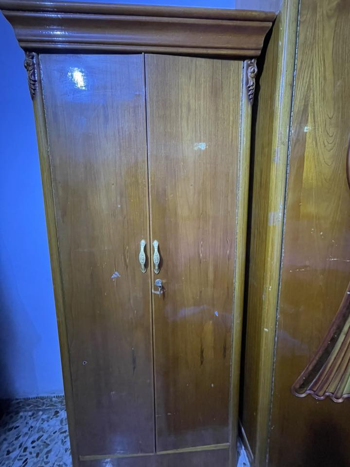 غرفه عراقيه للبيع ضرر قليل السعر ٥٠٠ للاستفسار الاتصال على الرقم ***********
