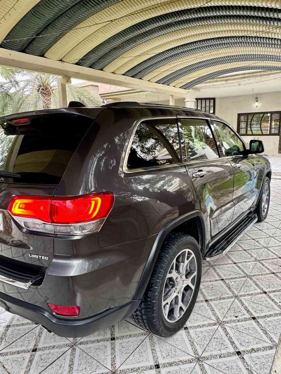 سلام عليكم جيب موديل 19 فول لمتدد بدون ايرباك تفاصيل داخل الصور للاتصال *********** عنوان بغداد الدورة سيارة رقم سليمانية بأسمي تحويل مباشر
