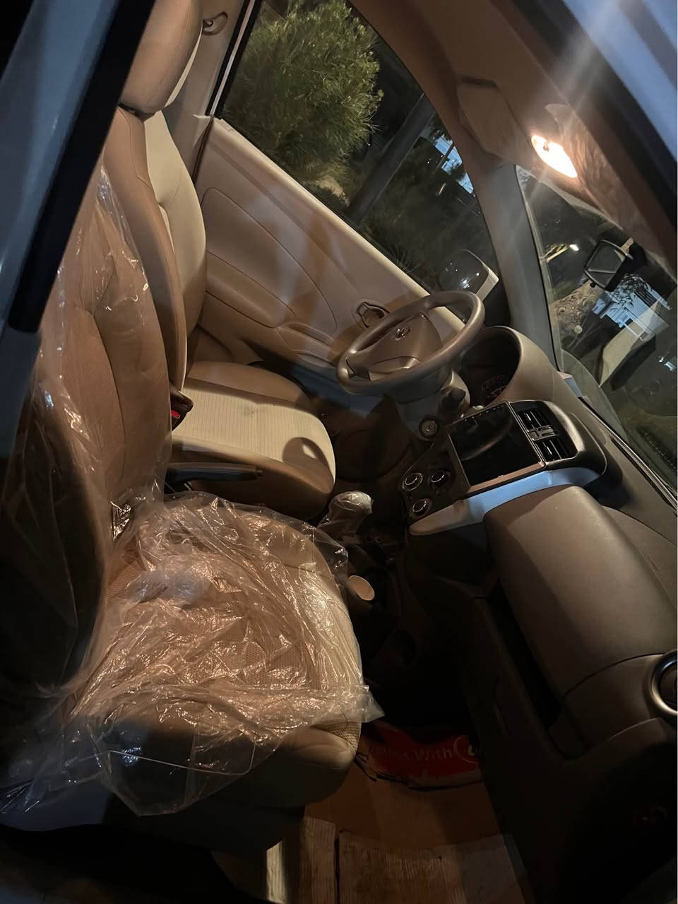 سەنی لاکشمیبای 
مۆدیل ٢٠٢٥ 
کاتی ٢ مانگی لەگەلە
کامل لەزگەی شەریکە
نرخ ١٢٣ معامەلە زۆر زۆر کەم
*********** السليمانية, العراق
