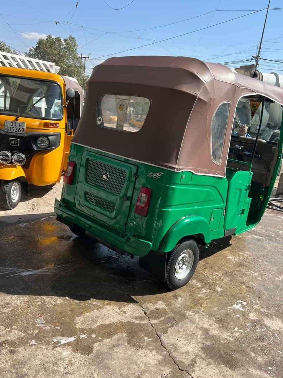 سلام عليكم تكتك للبيع رقم او سنويه بسمي  بكان بغداد بلديات رقم ‏‪***********‬‏
