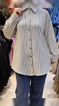 لمعرفة سعر اكتبي ياالله وتحصلين تخفيض عليه 😍 قميص خامة زوم تجي عليها س...