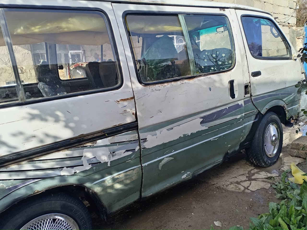 للبيع جي دي كيو باص موديل 2009 السعر ٢١بيه مجال المكان كربلاء***********
