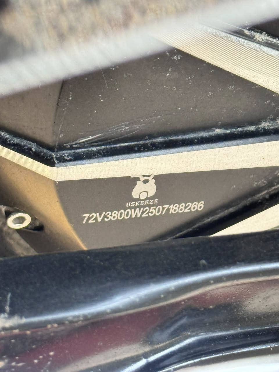 للبيع دراجه من شركة Uskeeze فول مواصفات 🏍️
قوة الملف 3800 حقيقي ⚡️
بطاريات گارفين 40 امبير يمشوك 50/60 كيلو بل شحنة الوحده🔋
درع 360 درجه على الدارجه بل كامل + دوسات راكب خلفي🛡️
تكفي شخصين او 3 بكيفك 👥
بريكات امامي وخلفي هايدروليك + بيهن بكرة تقوي وتخفف البريك 💪
كهربائيات كامل من الدبل اشارة و الاشارات والزينون العالي والعادي + بي نشرات اضوية 💡
بي مكان USB شاحن سريع 🔌
شاشة تظهرلك كل الاعطال مثل السلكيتر او البطاريات او حساس الملف او العقل 
شاحنة سريعه للماطور الاصلية بيها عداد رقمي🔌
سويجات ثنين وبصمات ثنين وكارتين nfc تخلي عل شاشة وتشتغل الدراجه 🔑
بلوتوث عالي تشغل بي اغاني او اي شي يعجبك🛜
بيها نظام حماية من السرقة من البصمه تقفل الدراجه محد يكدر يحركها لان تقفل التايرات🔒
تايرات جديدع تايلنديه الاصليه جبلية ضد كلشي لو تضربها بسجينه ماتنبعج
بيها نظام عدم الانزلاق بل تكدر تميل شكد متريد اثناء القيادة ماتزلگ
الدراجه فول نضافه شوفة عينك مابيها اي عطل تجي تشغل وتروح 

السعر خاص لليريد يشتري وماليريد يشتري لايتعبني ولا يتعب نفسه 
للاستفسار الاتصال على الرقم *********** 
او ***********
