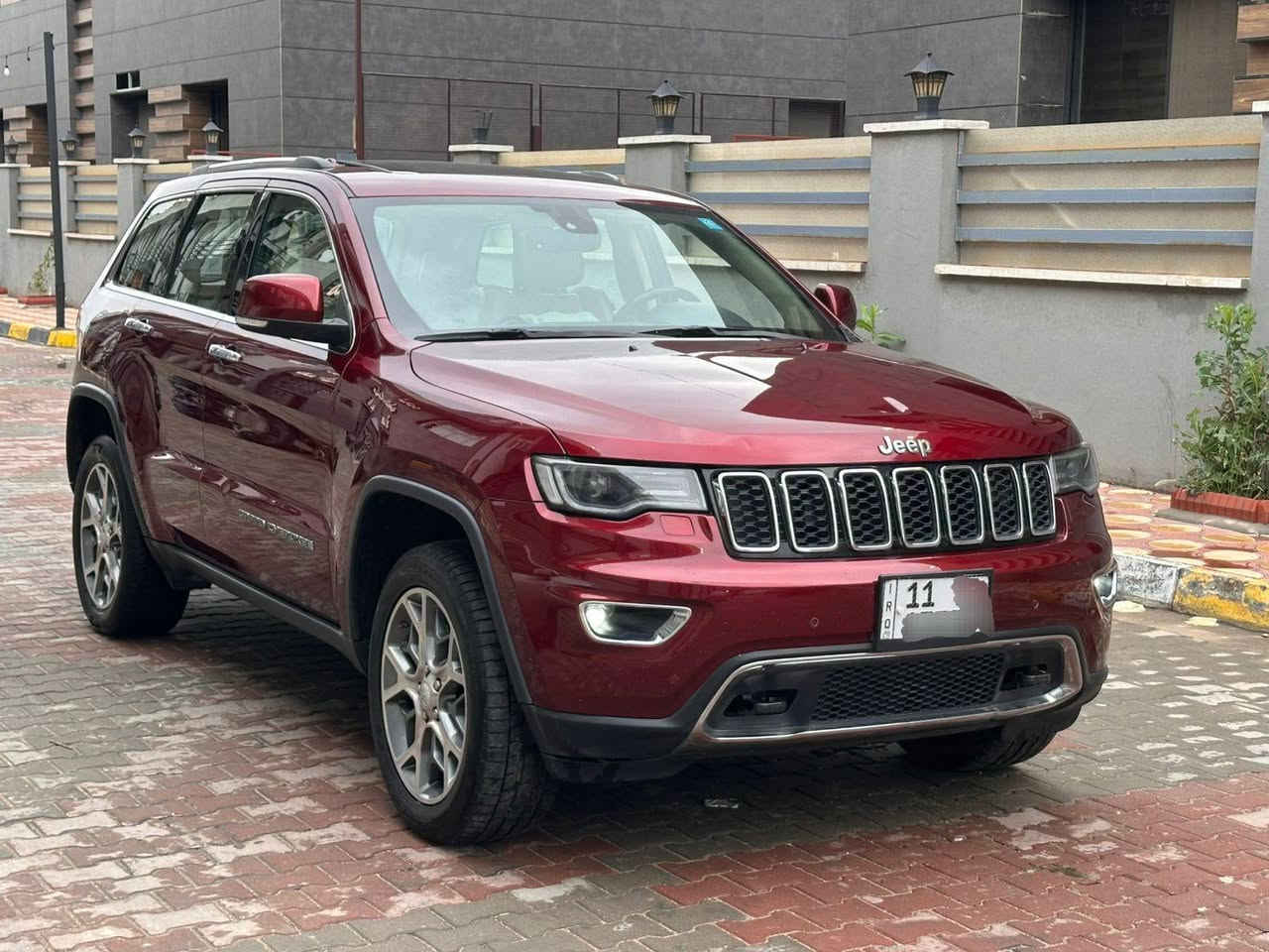 سلام عليكم جيب 2020 خليجي فول بنوراما  مواصفات رقم بغداد بسمي السياره   ماشيه ٥٩ الف حقيقي من الزيرو عندي جديده واستخدام قليل السياره مواصفات فول معروفه مكانها بغداد السعر مناسب 278 بيها مجال بصيط الاستفسار أكثر أتصل ***********
