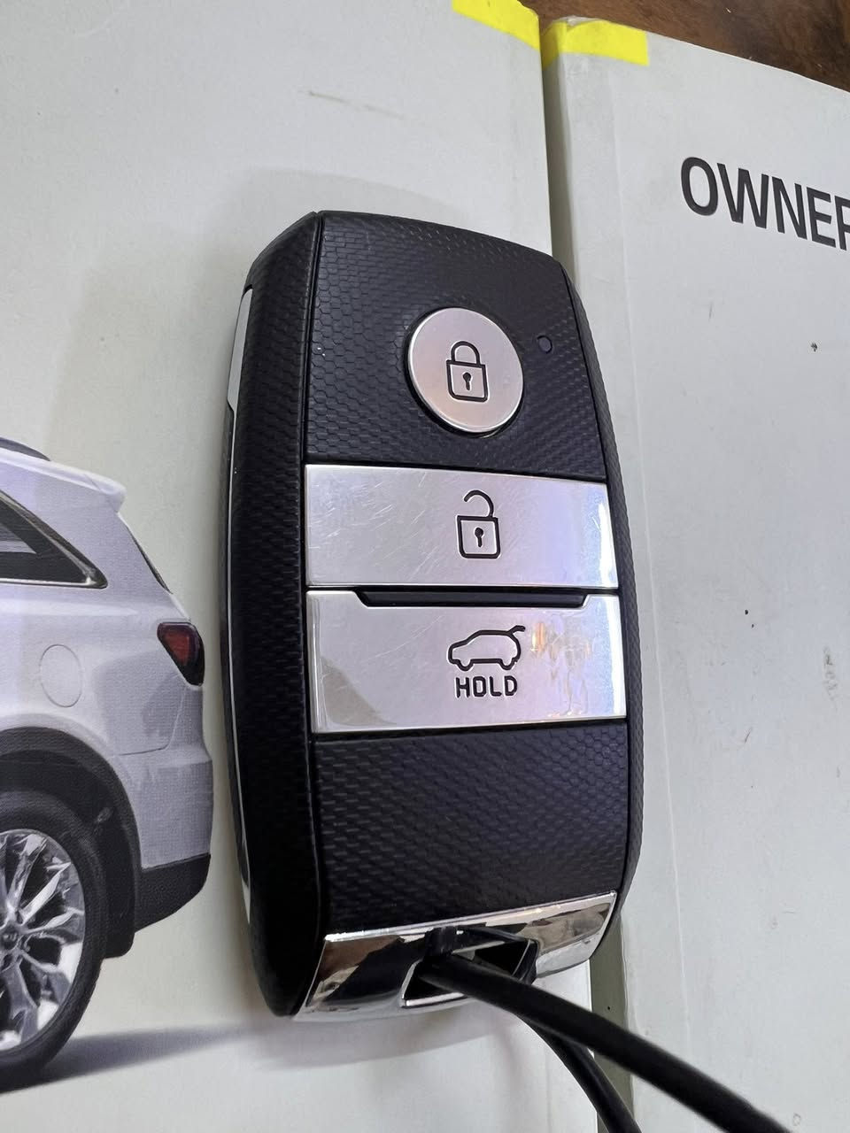 سلام عليكم بصمه سورنتو للبيع هيه وكتلوك مال شركه جديده بعدها ما مستخدمه اصلية لاستفسار *********** مكان بغداد
