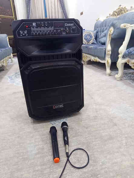 سلام عليكم ديجي كبير للبيع نوعية comet شغال لمدة اسبوع بعده جديد + وياه مايكات 2 واحد واير و الثاني بلوتوث 
السعر 150 
للتواصل *********** او مراسلة الصفحه
