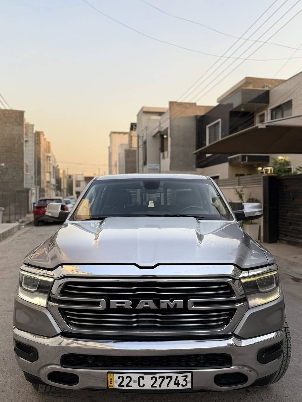 للبيع دوج رام 2019 LARAME
الحادث/جاملغ خلفي رصعة وباب خلفي رصعة وراشين البقية كلير وياهن يعني 4 قطع بس السيارة حادثه كلش حلو رصعات وليس حادث

 فول مواصفات 1/1

 

دوج رام 1500 فئة(LARAME)

لموديل 2019

المحرك : V8 5.7L .

المواصفات :

* رادار تفاعلي مع مانع تصادم. 

* نقطة عمياء. 

* تحذير الخروج عن المسار.

* استطفاف ذكي (اوتوپارك).

* دوسات جانبية كهربائية.

* المصابيح الأمامية زنون.

* كشافات الضباب زنون. 

* المصابيح الأمامية والمصابيح الخلفية LED. 

* دخول ذكي (بصمة). 

* تشغيل عن بعد.

* مقاعد من الجلد الفاخر. 

* المقاعد كهربائية مع ميموري.

* المقاعد الأمامية تبريد وتدفئة. 

*الستيرن تدفئه 

* شاشة كبيرة 

* حساسات امامية وخلفية.

* سقف بانوراما.

* مانع تصادم خلفي. 

* مكيف خلفي.

*محدد سرعة.

* ويل كروم 

* مرايا كهربائية جانبية من الكروم قابلة للطي كهربائيا.

* شاحن موبايل لاسلكي (واير ليس).

* الشباك الخلفي كهربائي. 

* المرايا الجانبية تدفئة. .

* امكانية تعديل ارتفاع دواسات البنزين والبريك.

* هاند بريك كهربائي. 

* حساسات امامية. 

* حساسات خلفية. 

* مرايا مع خاصية التعتيم الذاتي. 

* مساحات تخزين إضافية
السعر275 وبيه مجال
مكاني بغداد 
للاستفسار/***********
