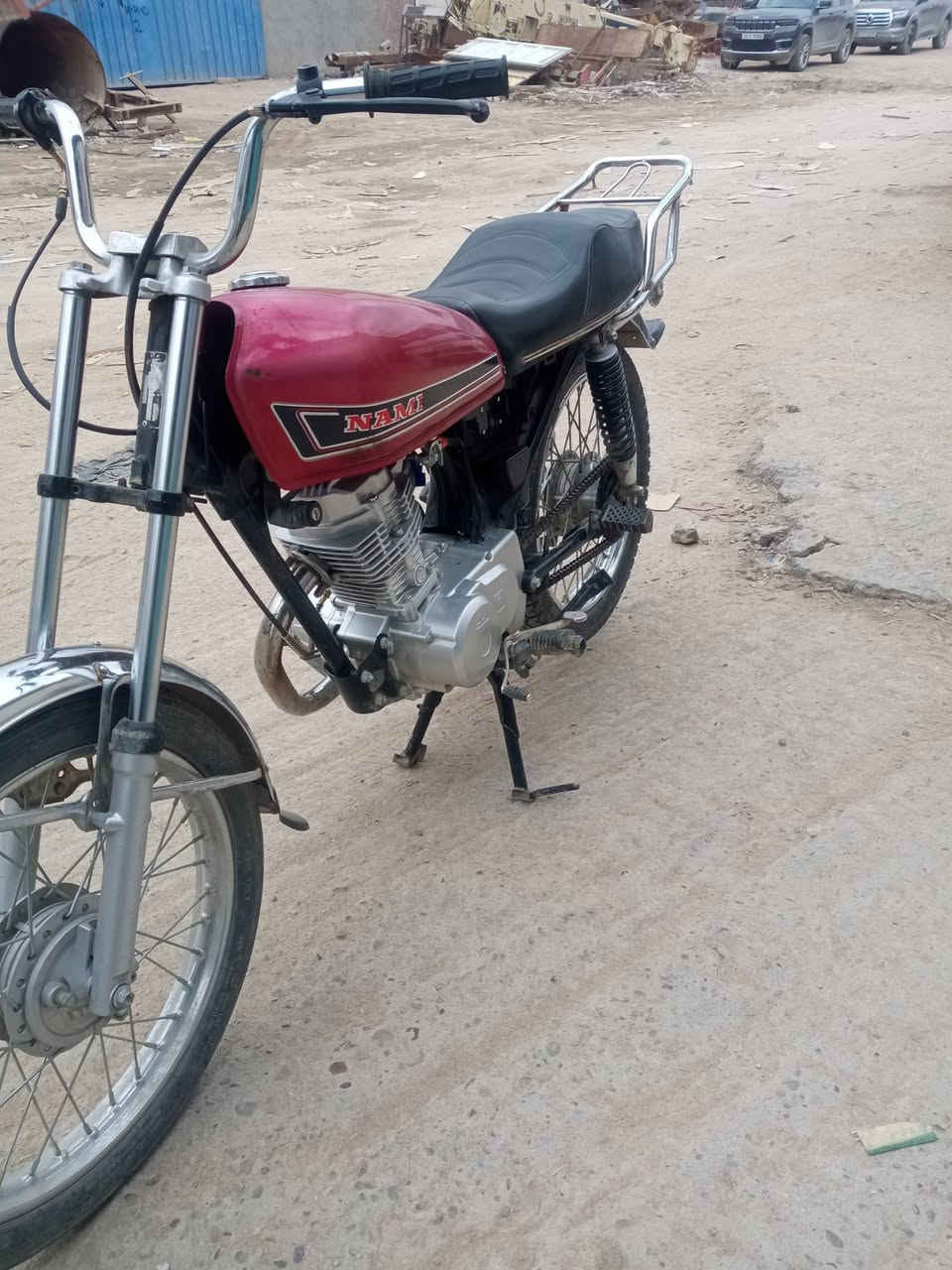 السلام عليكم دراجة 4 كير شاصي 19 تعمير 25 جديدة الدراجة نضيفة تجي وتشوف وكيلها الصقر الذهبي ومكاني النجف السعر 750 وبيها مجال 
رقمي ***********
